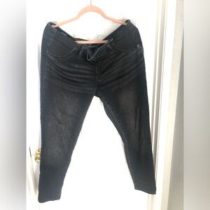 Black maternity jeans